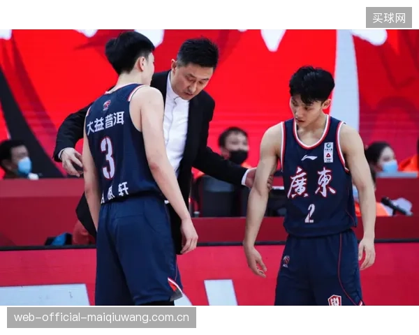 广东队或利用双向合同签下NBL助攻王肯德里克·戴维斯，以应对后卫线老化问题。
